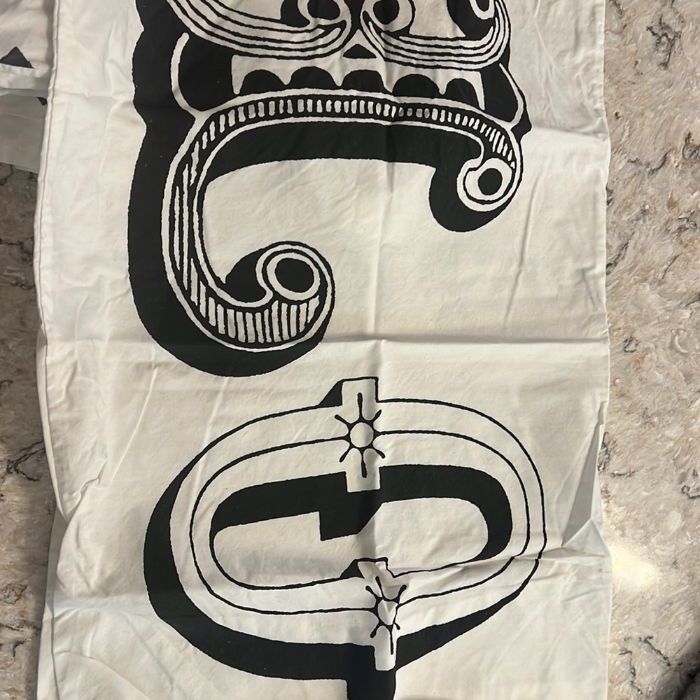 Pottery Barn Teen Sheet and pillow set…does NOT have the fitted sheet